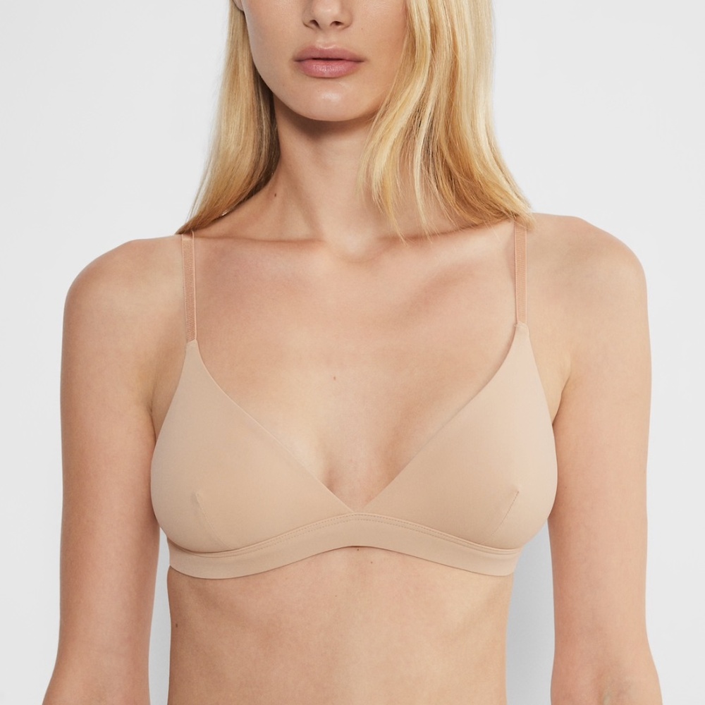 ISO Aritzia Talula Triangle Bralette in Light Femme Nude NWT Size Medium
